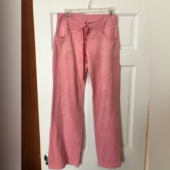 Bebe sweatsuit set in pink w/long sleeved hooded top and sweatpants. - Picture 1 of 15